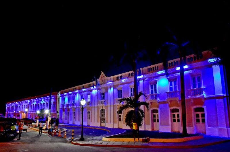Prefeitura de São Luís ilumina pontos turísticos em apoio à campanha Novembro Azul