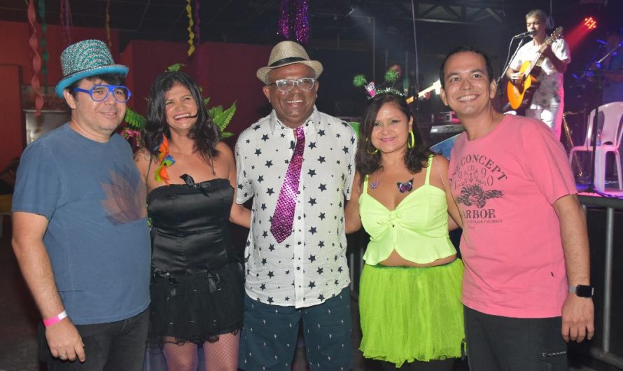 Noite de Gandaia Carnavalesca na Fanzine