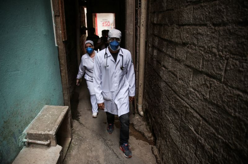 Coronavírus: Brasil tem 800 mortes e 15.927 casos confirmados, diz Ministério da Saúde