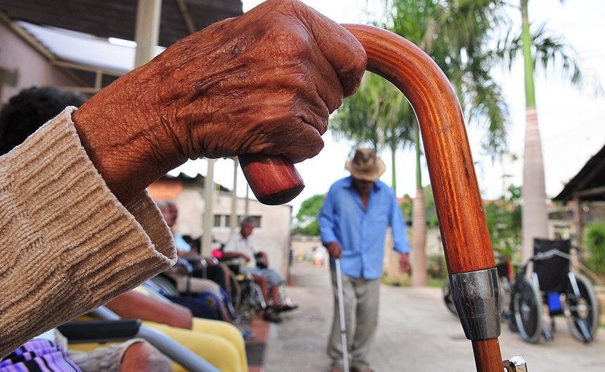 Sancionado auxílio para instituições de acolhimento de idosos