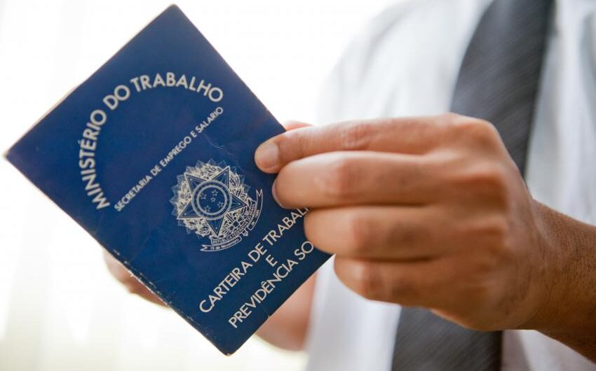 Taxa de desemprego em decorrência da pandemia atinge 14,2% e bate recorde em novembro