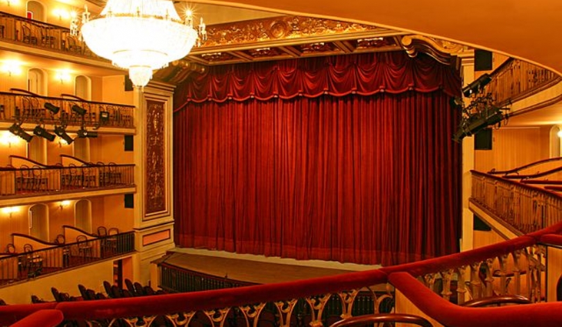 Teatro Arthur Azevedo celebra 204 anos com programação online durante o mês de junho