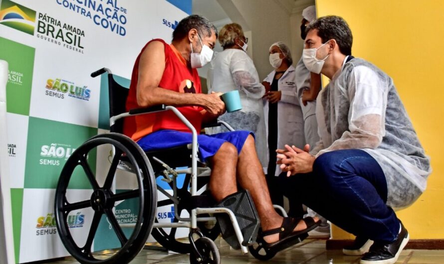Prefeito Eduardo Braide acompanha início da aplicação da 3ª dose contra Covid-19 em São Luís 