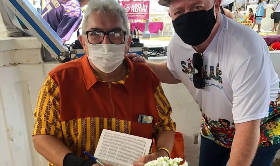 Feirinha São Luís teve lançamento de livro do professor Euclides Moreira Neto