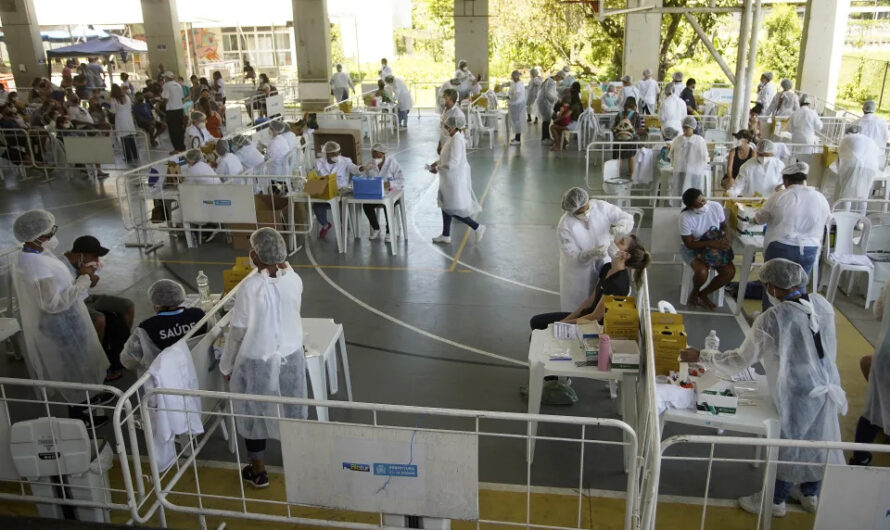 Brasil bate novo recorde de casos e supera marca de 220 mil infectados em 24h