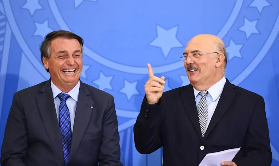 Aliados de Bolsonaro aumentam pressão por saída de Ribeiro