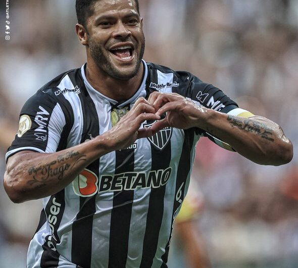 Com show de Hulk, Atlético-MG vence na estreia do Brasileiro