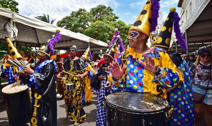 Prefeitura celebra Dia Municipal dos Blocos Tradicionais com cortejo pela Feirinha São Luís, no Centro Histórico