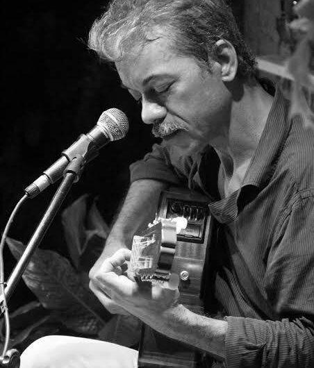 Sonoridades terá estreia com show de Renato Braz