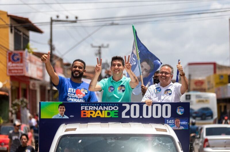 Fernando Braide participa de carreata com Roberto Rocha no Cidade Operária