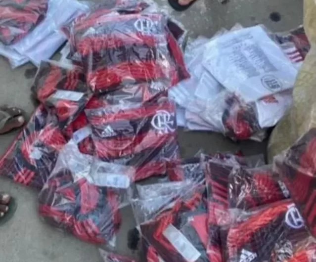 Caminhão com 25 mil camisas do Flamengo é roubado no Rio de Janeiro