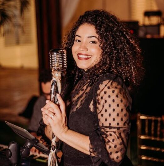 FIM DE SEMANA MUSICAL NA VILLA DO VINHO BISTRÔ