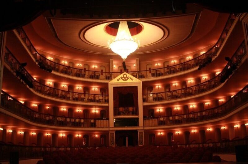 Teatro Arthur Azevedo anuncia abertura de agenda para apresentações em 2023