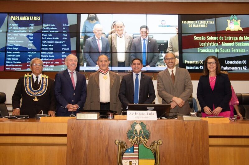 Assembleia homenageia artista plástico Fransoufer com Medalha ‘Manuel Beckman’