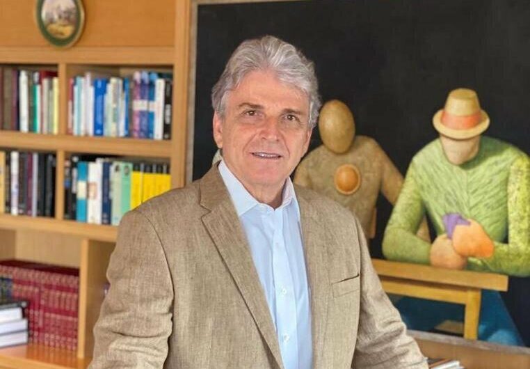 UFMA concede Mérito Cultural Personalidade Nacional ao escritor e médico Gilberto Schwartsmann