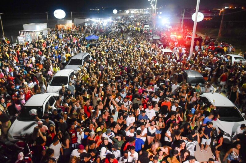 Grupo Feijoada Completa, Gargamel, Jegue Folia e Bicho Terra arrastaram multidão no Pré-Carnaval da Litorânea
