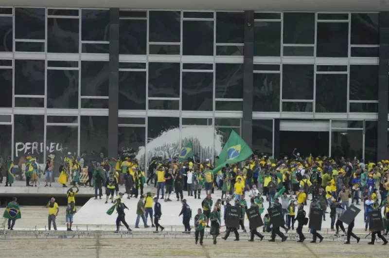 PF identifica empresários que financiaram atos terroristas no DF e mira políticos