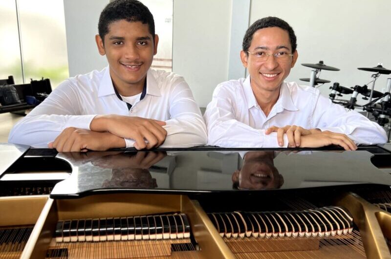 DUPLA DE PIANISTAS LANÇA EP NESTA SEXTA-FEIRA (13)