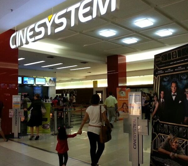 Dois corpos são encontrados nos escombros do incêndio de cinema no Rio Anil Shopping