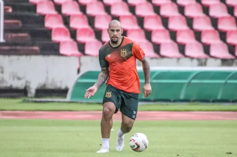 Sampaio deve ter apenas uma mudança para enfrentar o Botafogo-SP