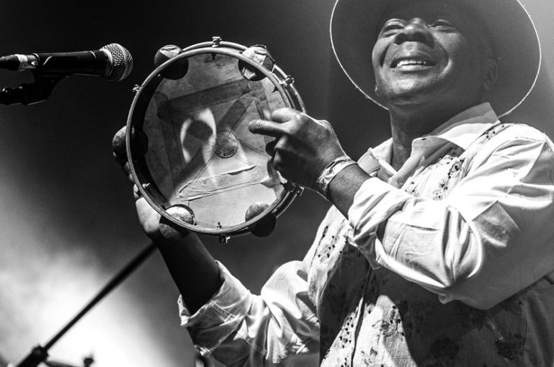 Tião Carvalho canta João do Vale