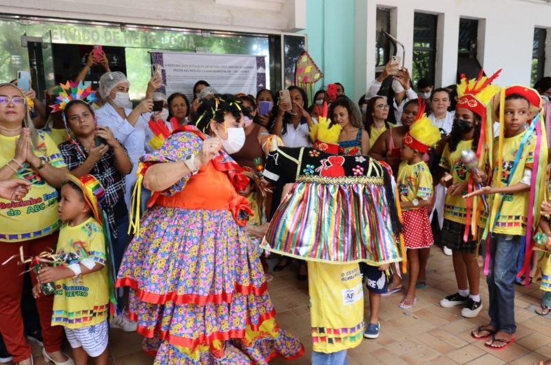 BUMBA-BOI MIMOSO DA APAE DE SÃO LUÍS EM TEMPORADA DE APRESENTAÇÕES PELA ILHA