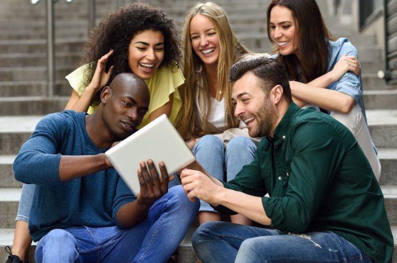 Estudantes de Relações-Públicas da UFMA lançam a edição comemorativa de 30 anos da Revista RP Alternativo
