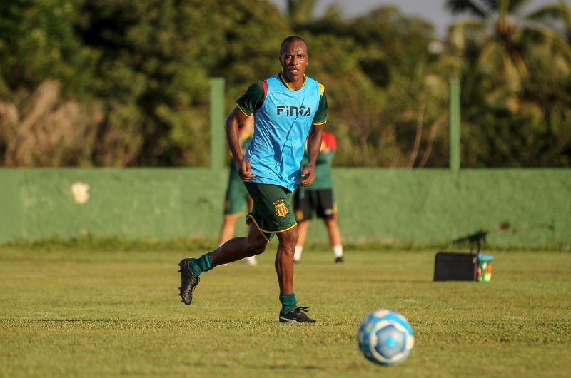 Sampaio inicia semana de treinamentos com caras novas no elenco