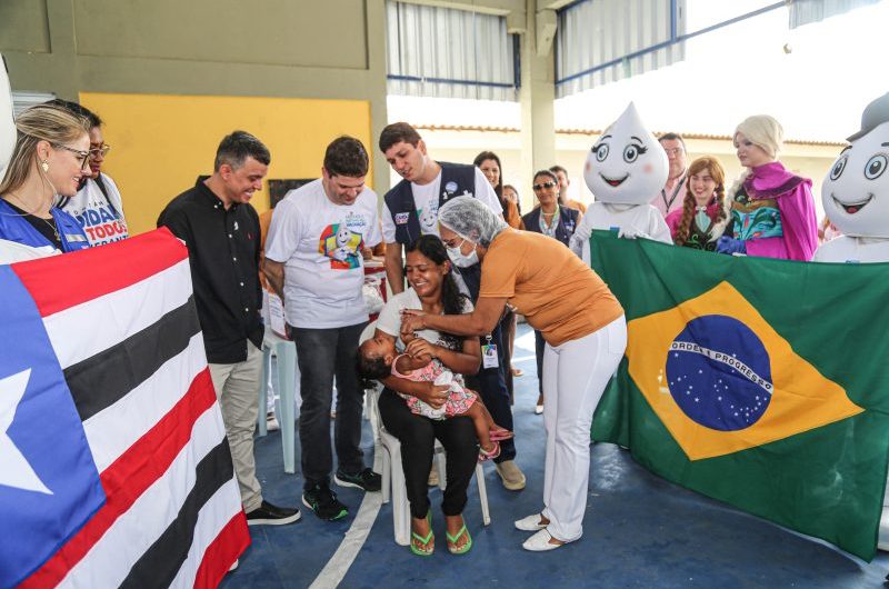 Bairro da Liberdade recebe serviços de saúde do programa Cuidar de Todos em Ação e o lançamento da Campanha de Multivacinação