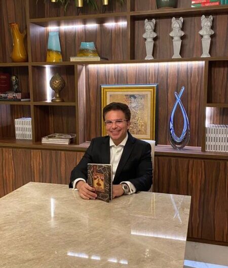 Noite de Autógrafos de “Cartas ao Neto”, quinto livro de poesias de Daniel Blume