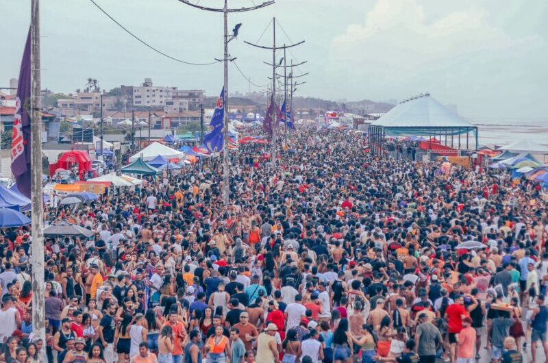 Foliões lotaram Avenida Litorânea no primeiro dia de Pré-Carnaval do Maranhão no Circuito Vem Pro Mar