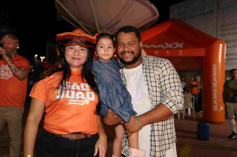 Júlia Mendonça, Jorge Henrique com a filha.