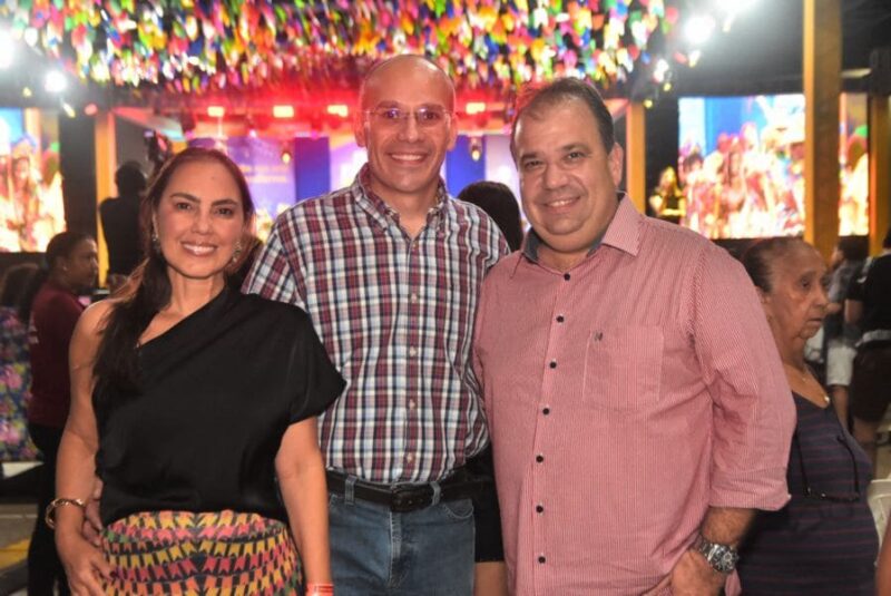 Cíntia e Carlos Afonso Melo com Sérgio Carvalho