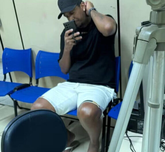 Ex-atacante Jô é preso no Rio por dívida de pensão alimentícia