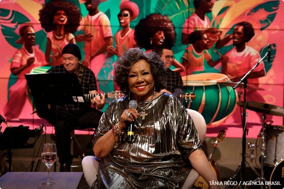 Alcione ganha tributo no Especial de domingo da Rádio Nacional. Programa homenageia intérprete, que completa 78 anos em novembro
