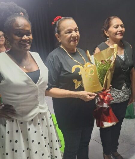 Registros da comemoração dos 30 anos do Grupo Universitário de Teatro (GUT)