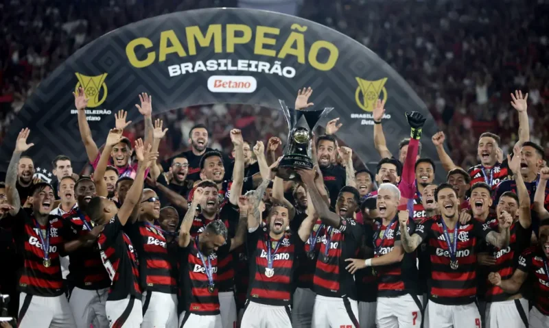 Flamengo derrota Ceará e coroa ano mágico com título do  Brasileiro