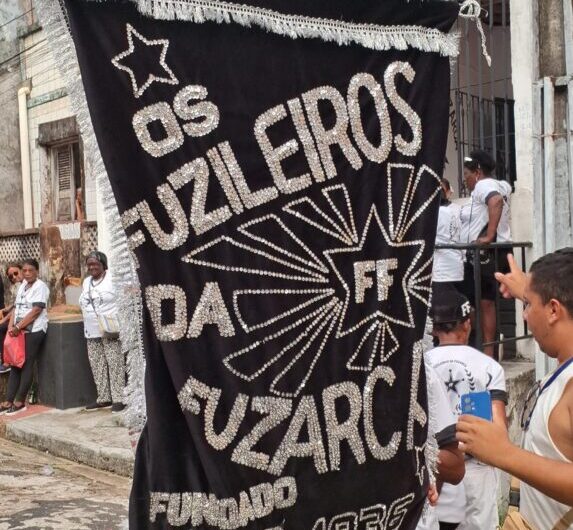 Bloco Fuzileiros da Fuzarca completa 90 anos de história com show Batucada 90