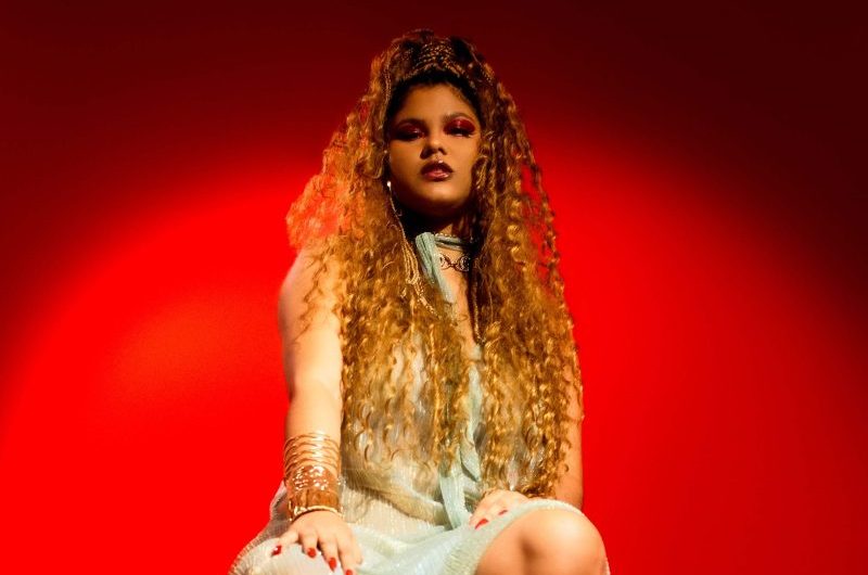 Nicole Terrestre apresenta show do single “Peso de Sísifo”, neste sábado, 18. Participações especiais das cantoras Rayslla, Dicy e Klicia, além da performance de Quimera, que também estrela o clipe de Peso de Sísifo.