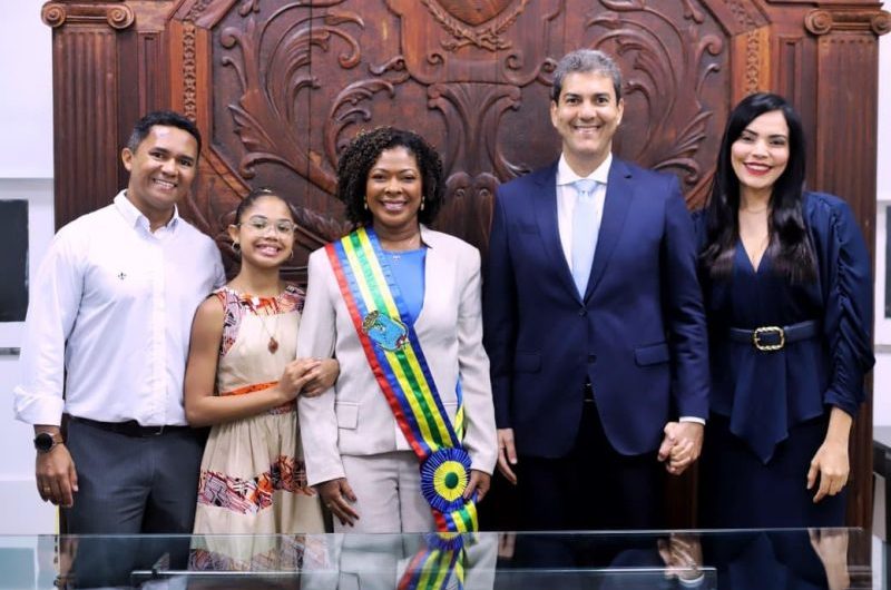 Esmênia Miranda toma posse como prefeita de São Luís