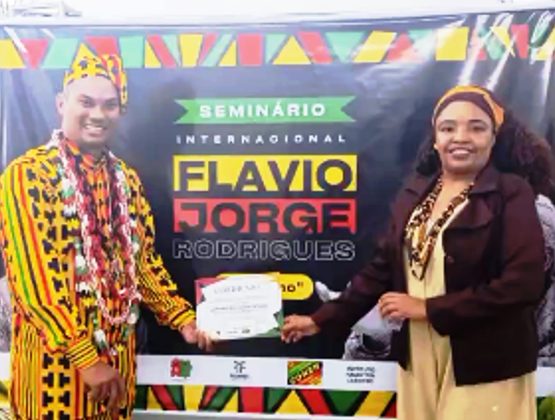 Pai Jhonata de Xangô recebe reconhecimento internacional como Mestre da Cultura Popular Brasileira e Mestre da Cultura Ancestral Afro-Brasileira