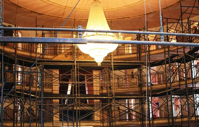 Demorou, mas chegou! Governo do MA promove requalificação estrutural do Teatro Arthur Azevedo. Ações incluem o restauro de elementos históricos, a modernização dos sistemas de iluminação, sonorização e climatização.