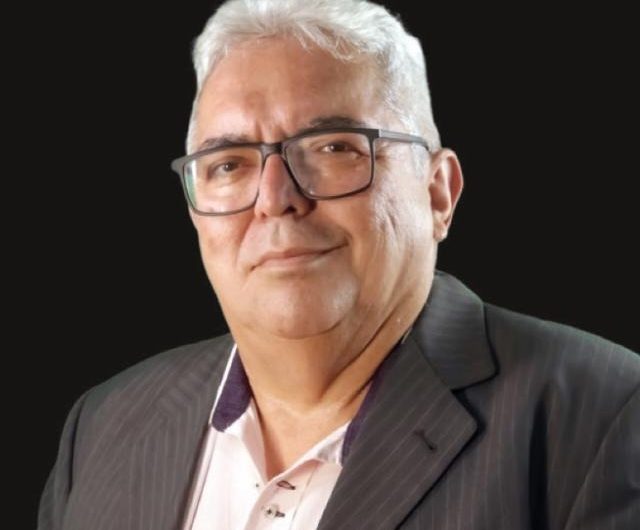 Professor da UFMA e jornalista profissional, o pesquisador e escritor Euclides Moreira Neto é eleito por unanimidade para integrar a Academia Cururupuense de Letras