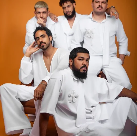 Os Tropix lançam álbum de estreia “Embala pra Viagem, O Disco” com mistura de ritmos brasileiros