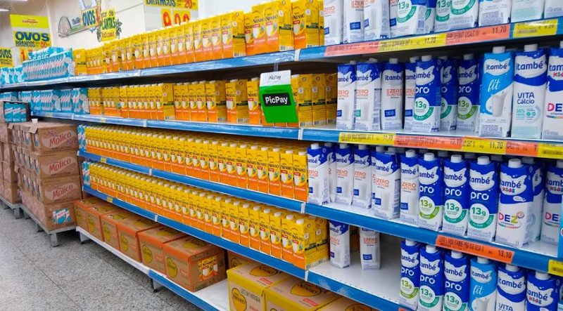 Renda média do brasileiro atinge recorde de R$ 3.367 em 2025, aponta IBGE