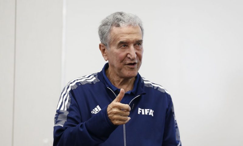 Carlos Alberto Parreira é internado no Rio