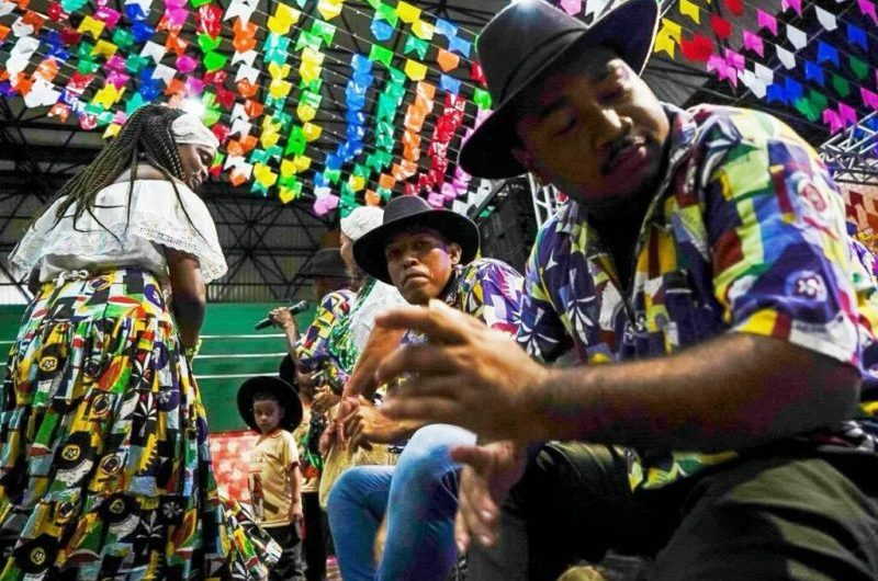 Patrimônio cultural do Maranhão, Tambor de Crioula é celebrado neste 18 de junho. Em entrevista ao Hora D, a produtora cultural Carla Coreira destacou a importância da data e o amor que construiu pelo Tambor de Crioula