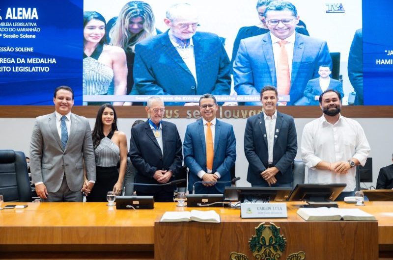Assembleia Legislativa homenageia o médico psiquiatra Hamilton Raposo com a Medalha Jackson Lago