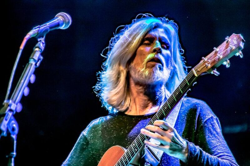 Festival Sesc 80 anos apresenta show de sucessos de Oswaldo Montenegro na Lagoa da Jansen
