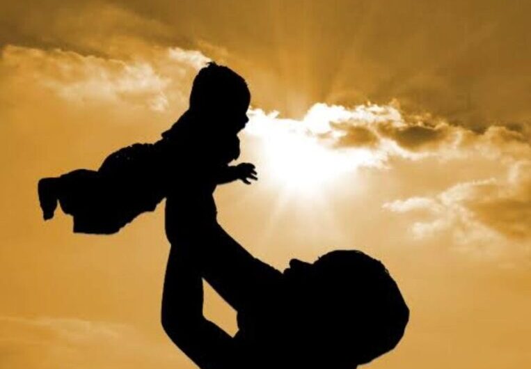 “ Mães nos levam à divindade; pais nos remetem ao melhor da humanidade. ”